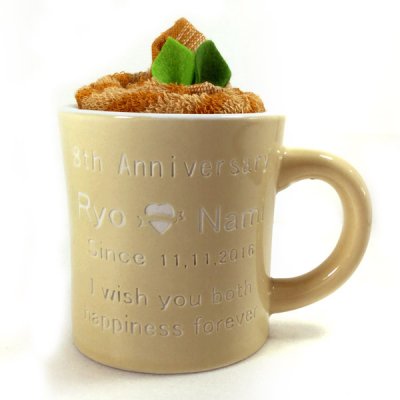 画像1: 【名入れ マグカップ】コーヒーカップ マグ お名前 メッセージ 記念日 無料彫刻 タオル入り♪デザインは全部で4種類 世界にひとつのマグカップ製作します