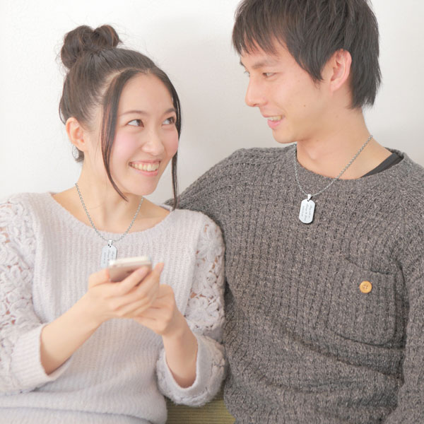 ペアネックレス 名入れ ペア カップル ２個セット ネックレス サージカルステンレス 刻印無料 記念日 メッセージ シンプル